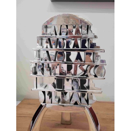 Ugo Nespolo Scultura in resina epossidica verniciata di colore argento  Preferisco il rumore del mare